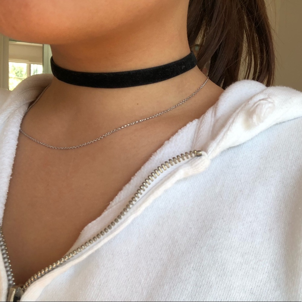 Black velvet Brandy Melville choker